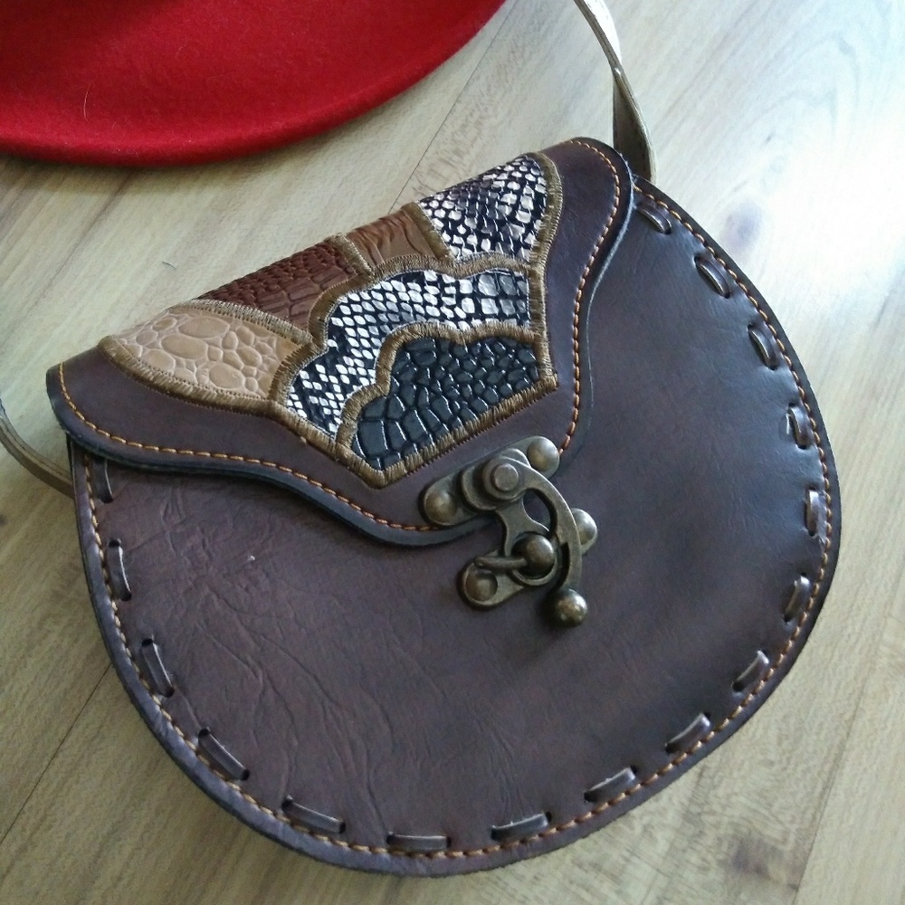 Vintage folksy leather crossbody - Picture 1 of 4